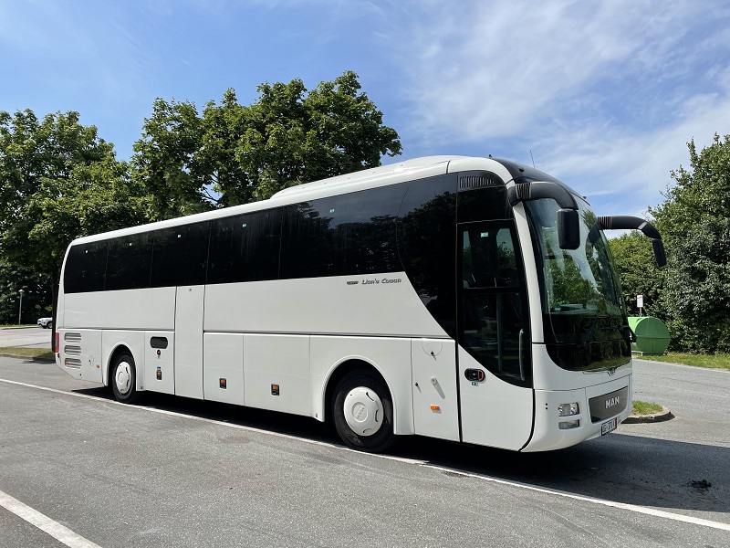 OsaBus bus 49 seats